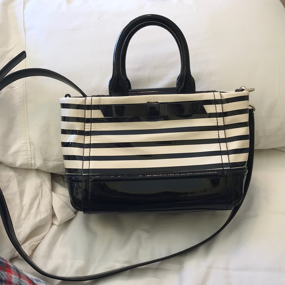 Kate spade crossbody purse - like new